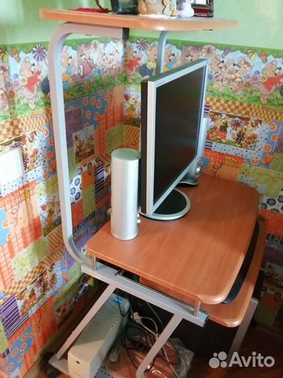 Компьютерный стол