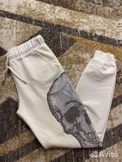 Джоггеры со стразами череп