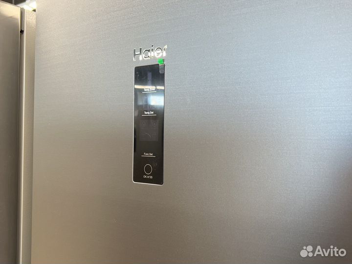 Новый холодильник Haier C2F637cgwg