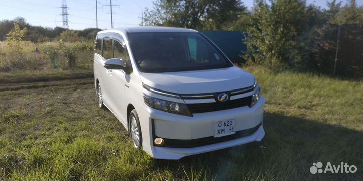 Минивэн липецк. Тойота Вокси 2016. Suzuki Landy sc25. Вокси Тойота синий. Тойота Вокси левый руль.