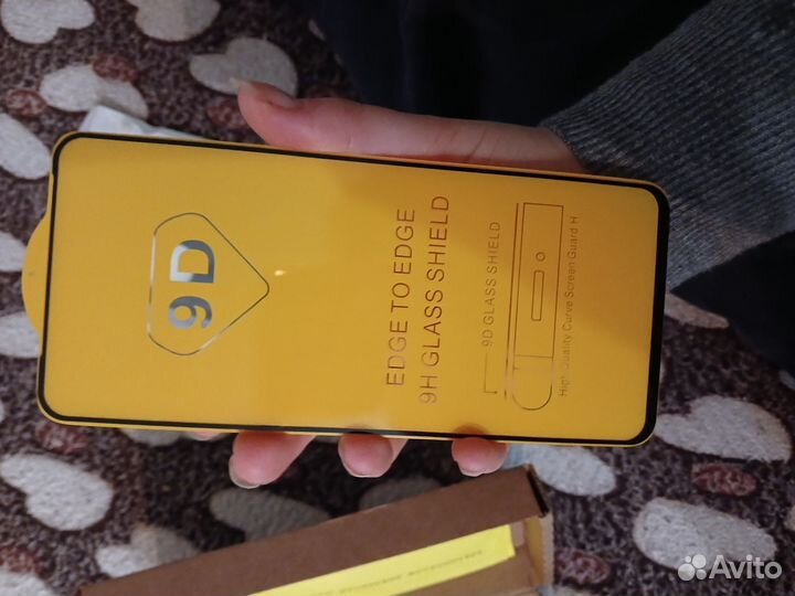 Защитное стекло на Motorola Edge S30