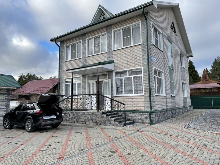 Коттедж 223,4 м² на участке 20 сот.