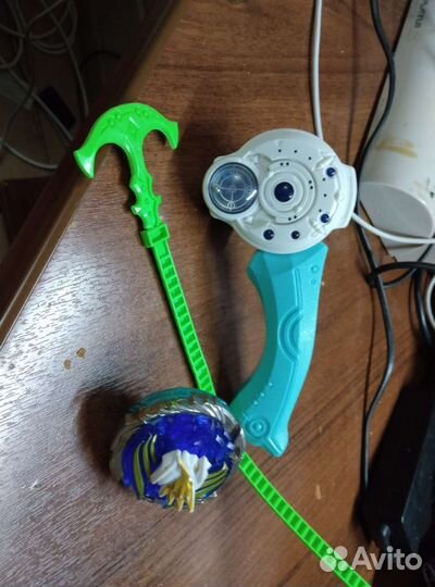 Волчок Бей блейд