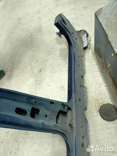 Nissan Tiida C11 перед. левая часть порога