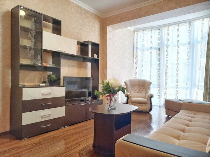 2-к. квартира, 70 м², 1/5 эт.