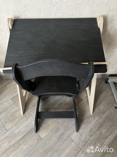 Стол-парта и стул