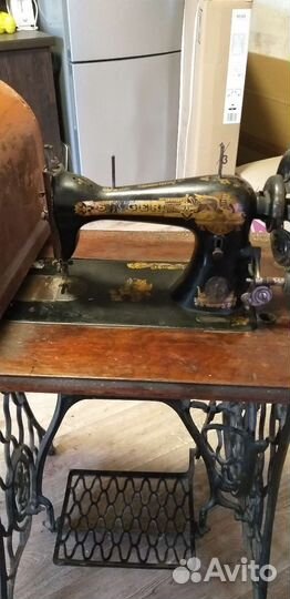 Швейная машина Singer