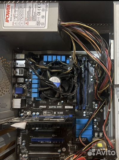 Материнская плата с процессором и памятью