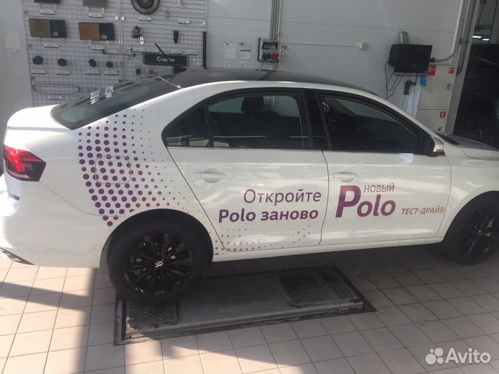 Печать баннеров и самоклеющейся плёнки