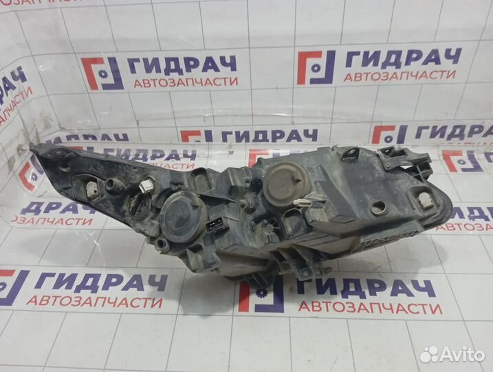 Фара левая Citroen C4 6208L4