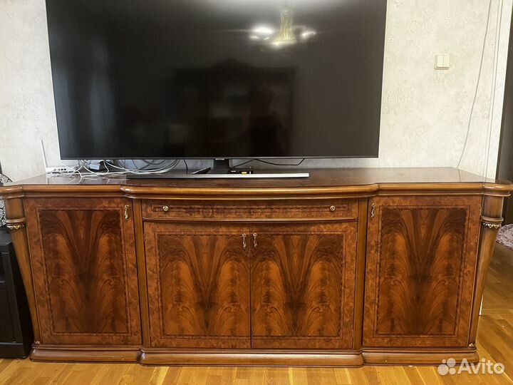 Комод в гостиную