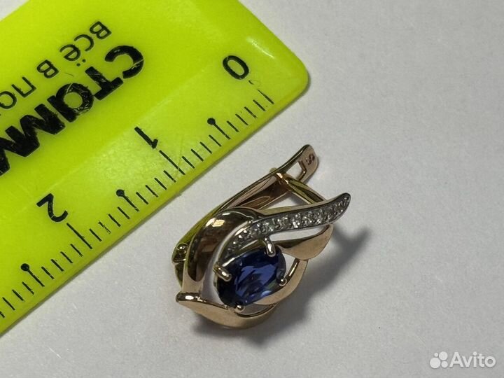 Серьги с камнями золотые