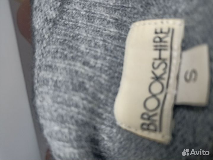 Свитер шерстяной женский