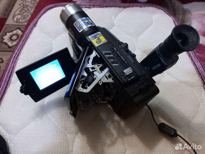 Видеокамера JVC,GR-fxm17a