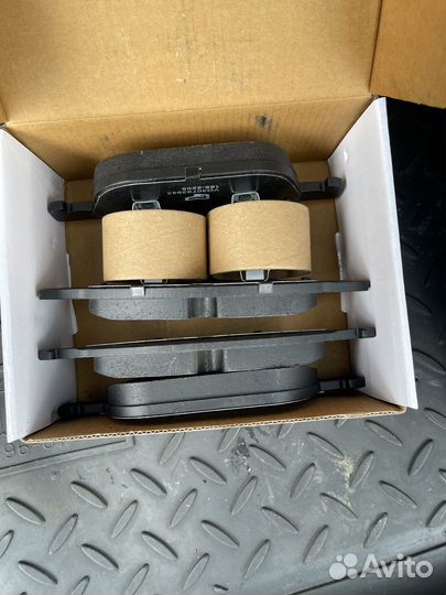 Передние тормозные диски и колодки GR Sport