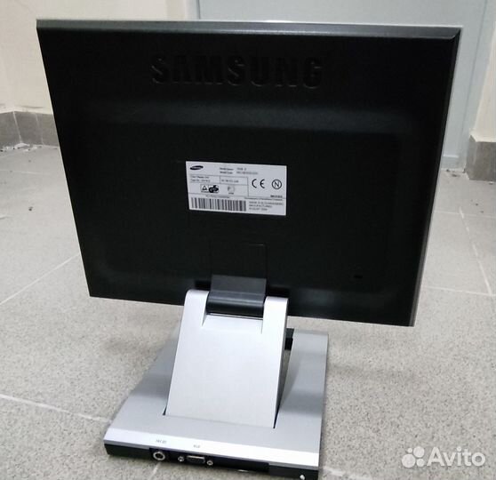 Монитор Samsung SyncMaster 152B