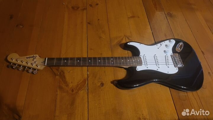 Электрогитара fender squier bullet Stratocaster