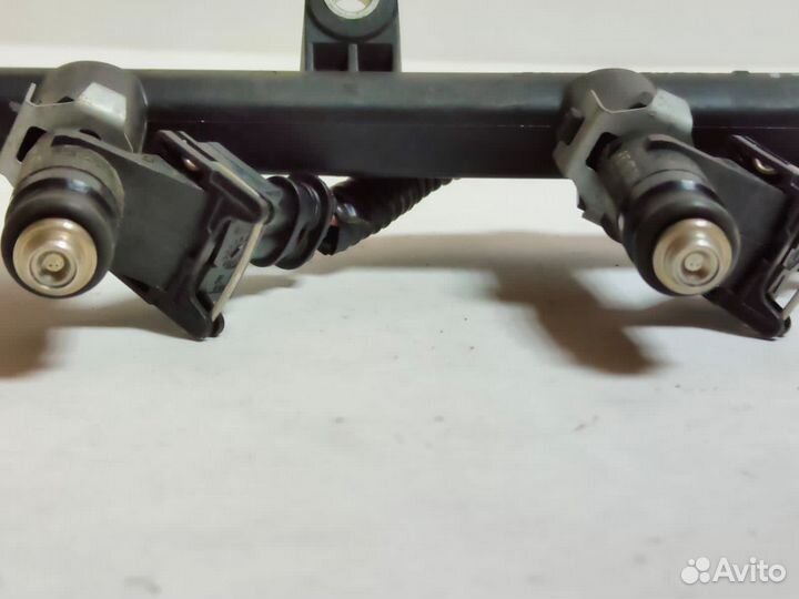 Рампа топливная в сборе Fluence ор-л 8200135504