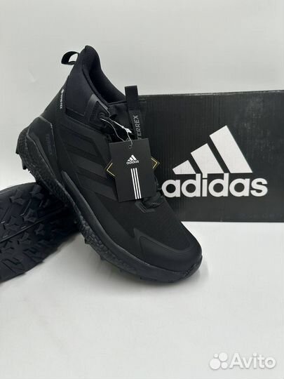 Кроссовки adidas