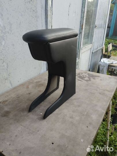 Подлокотник LADA xray 2017