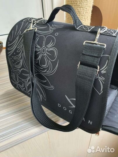 Переноска для кошек и собак