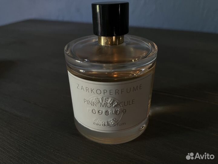 Pink molecule 090 09