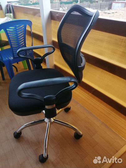 Офисное кресло Бюрократ