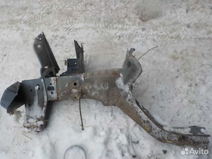 Лонжерон передний левый Renault Logan 1