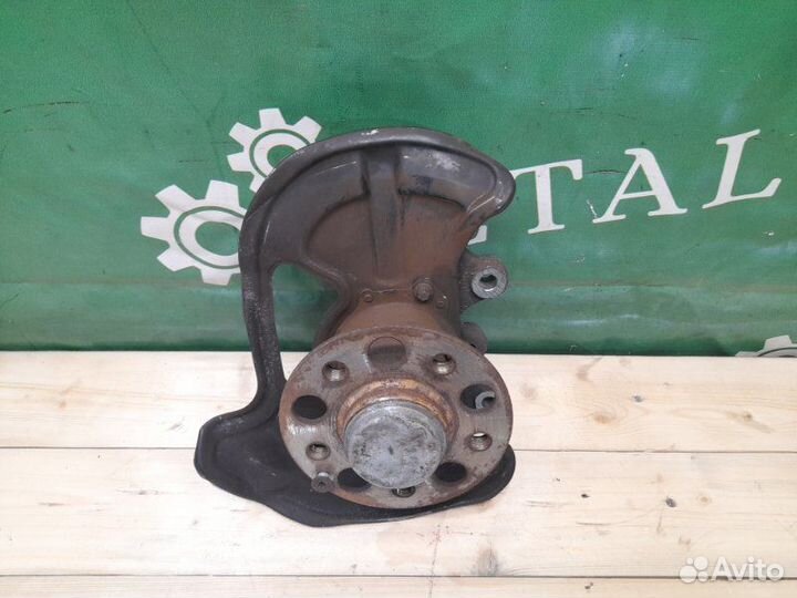 Кулак поворотный передний левый Mercedes C W204