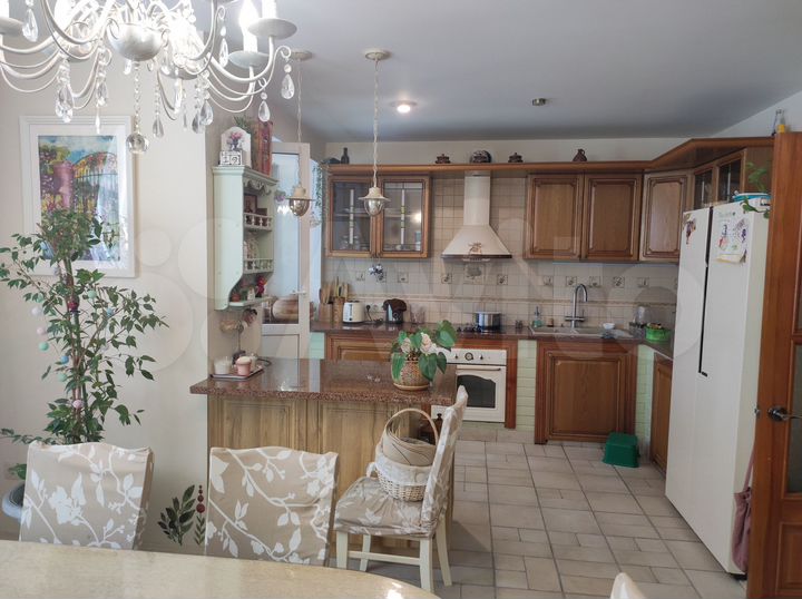 4-к. квартира, 124 м², 2/13 эт.