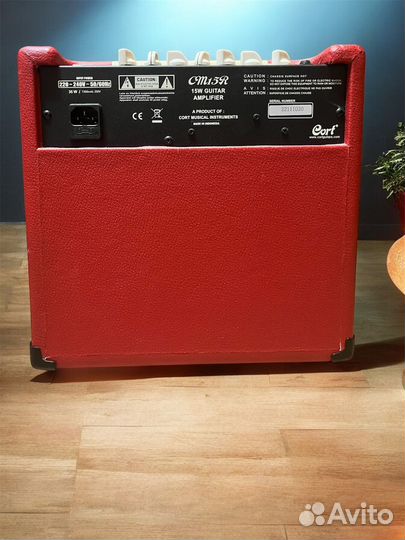 Гитарный комбоусилитель cort cm15r