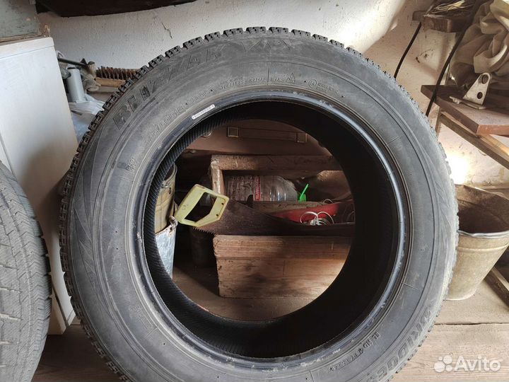 Bridgestone Blizzak VRX 22/60 R18