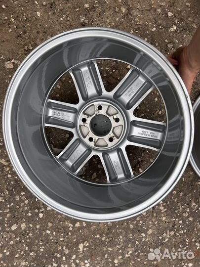 Оригинал Nissan R18*5*114.3 Б/У