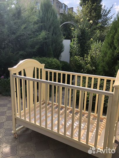 Детская кроватка