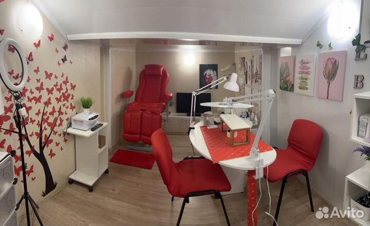 Маникюр и педикюр