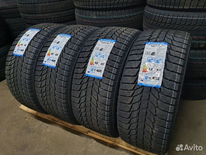 Triangle PL01 225/40 R18 92H