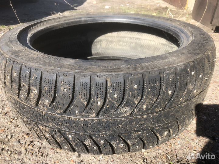 Bridgestone Ice Cruiser 7000 215/45 R17 87T