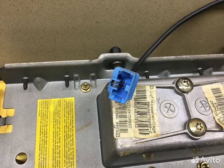 Подушка безопасности пассажирская (в торпедо) Golf