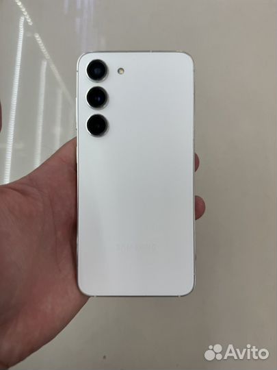 Samsung Galaxy S23, 8/256 ГБ