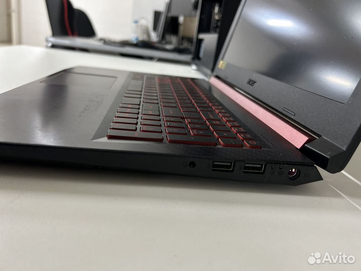 Ноутбук для игр и учебы