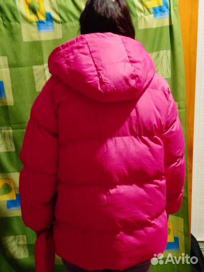 Продаю куртку яркую розовую на весну