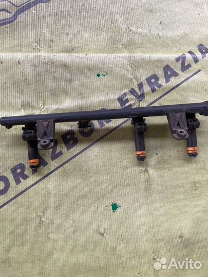 Топливная рампа, форсунки Renault Logan 1