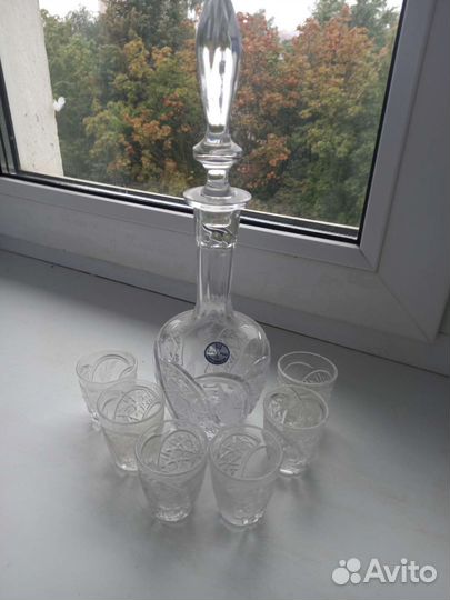 Графин с рюмками