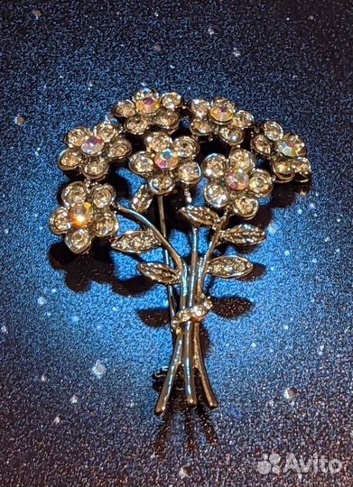 Брошь 