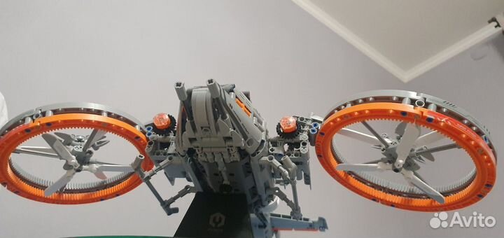 Игрушка-конструктор на дистанционном управлении