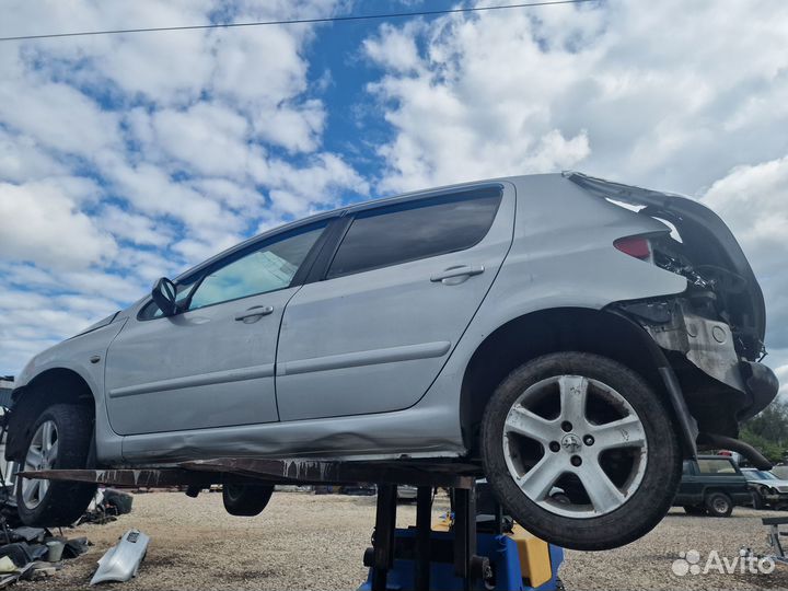 В разборе Peugeot 307 2003г. 1.6 TU5 109л.с