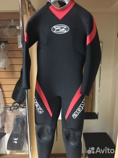 Гидрокостюм для дайвинга и водных видов спорта