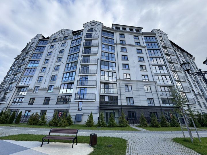 2-к. квартира, 65 м², 8/9 эт.