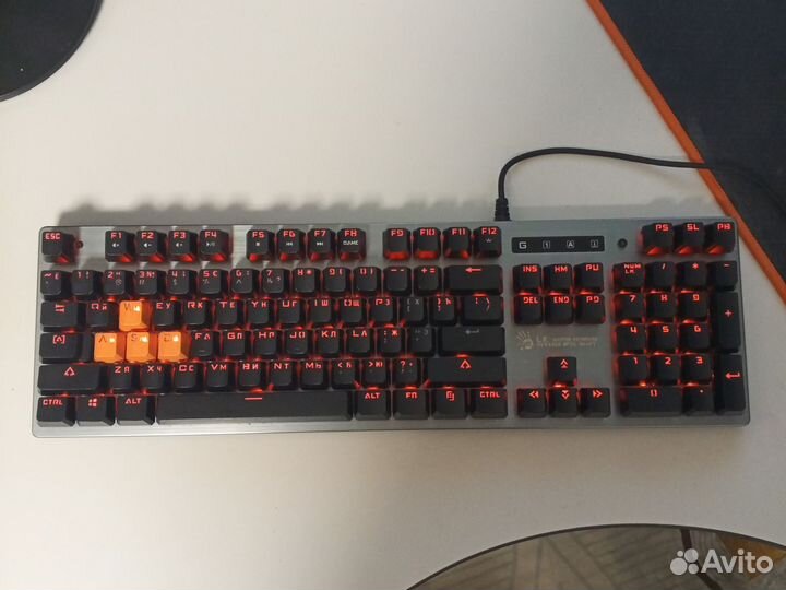 Механическая клавиатура bloody b760