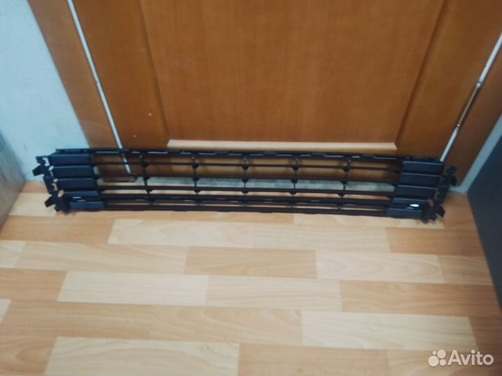 Решётка бампера Volkswagen Polo 14-20 хром новая